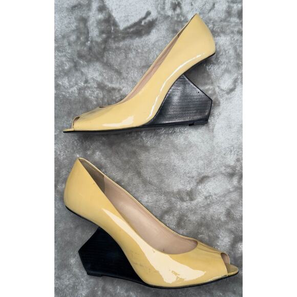 Pour La Victoire Tan Patent Leather Open Toe Wedge Wooden Heel Womens Size 10 - Picture 3 of 16